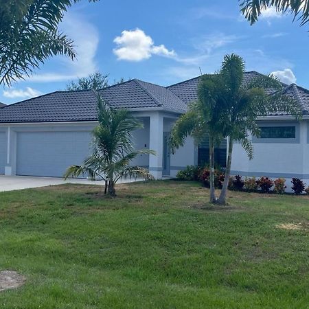 The Salt Life Get Away - Cape Coral, Florida Villa Exterior photo